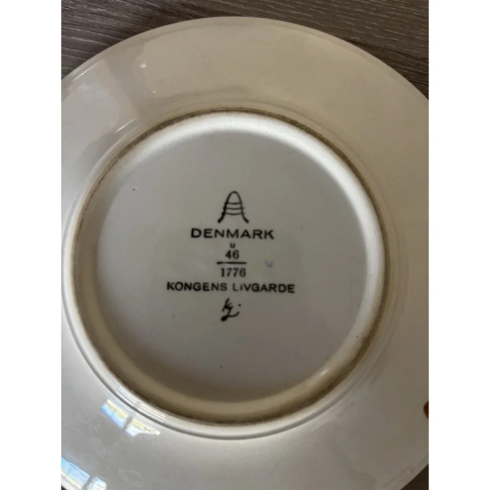 Royal Copenhagen‎ Denmark Plate Fanjance Kongens Livgarde Cottage Vintage Decor